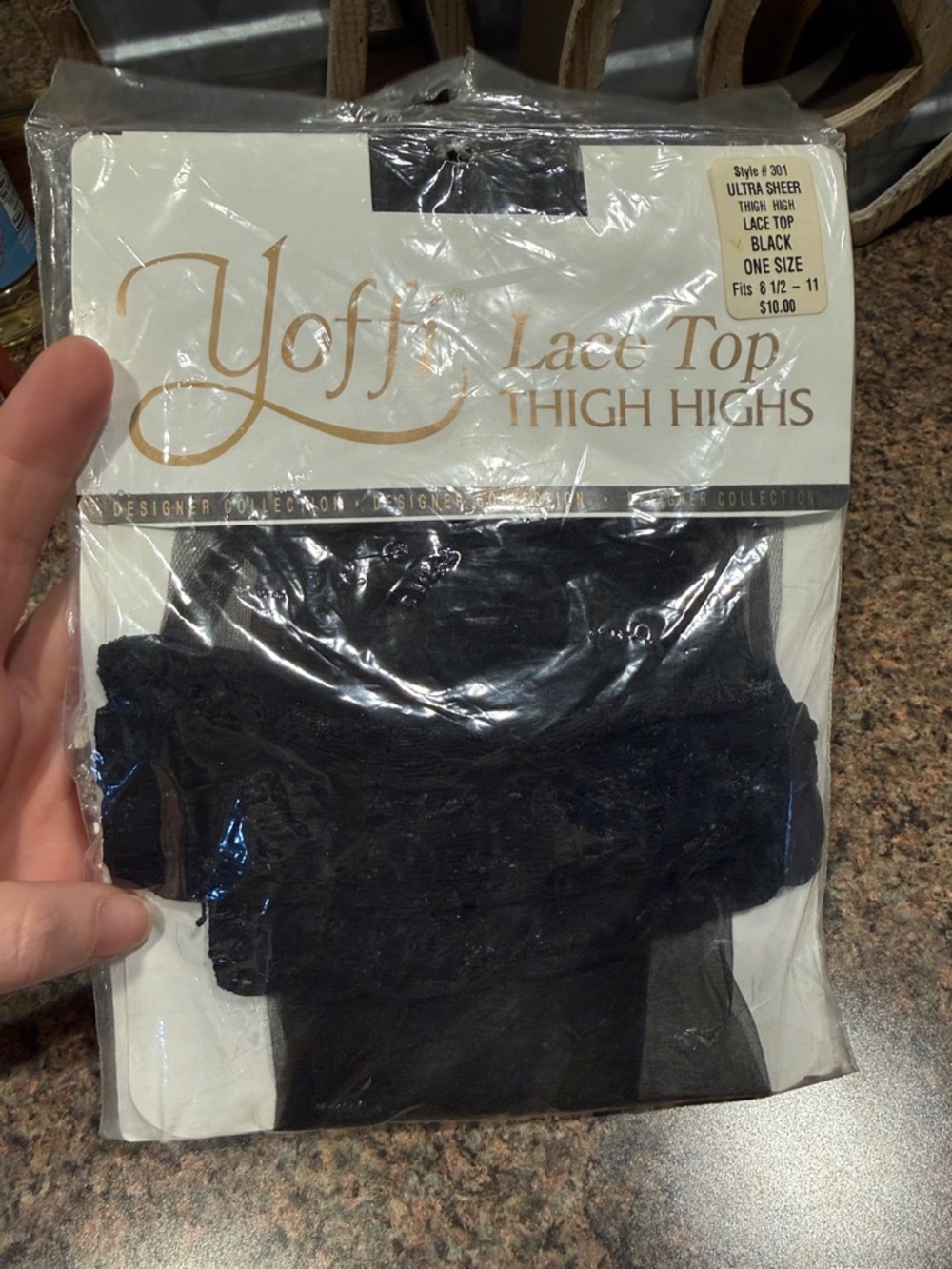 565 Yoffi Ultra Sheer Lace Top Thigh High Stockings Black One Size NWT Vintage